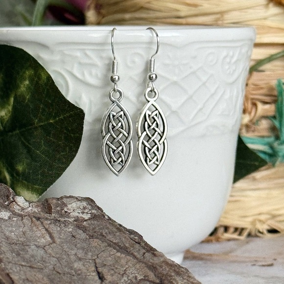 5 For $25💫Silver Filigree Dangles Earrings - Picture 6 of 6